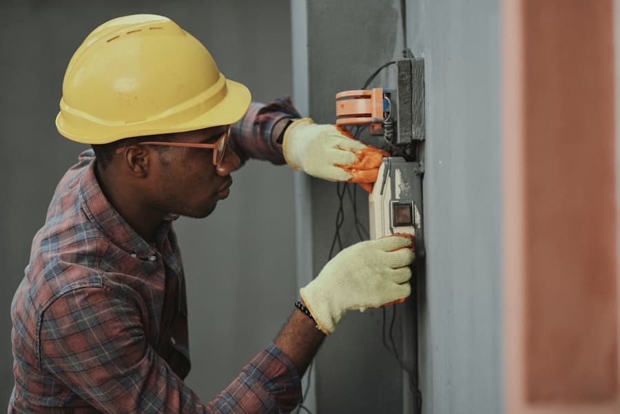 Industrial workplace and equipment
